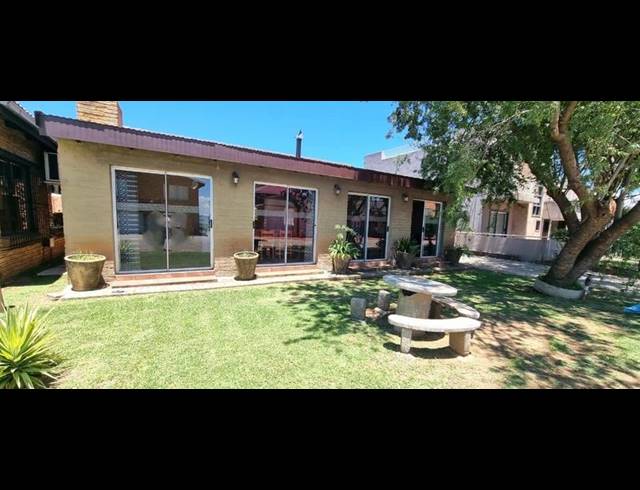 3 BEDROOM HOUSE FOR SALE IN MISTY BAY